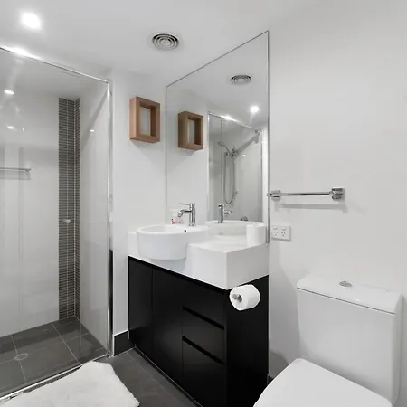 Discover Urban Bliss In Our 1-Bedroom King Bed Apartment! City Views And Cultural Gems Brisbane Exterior photo